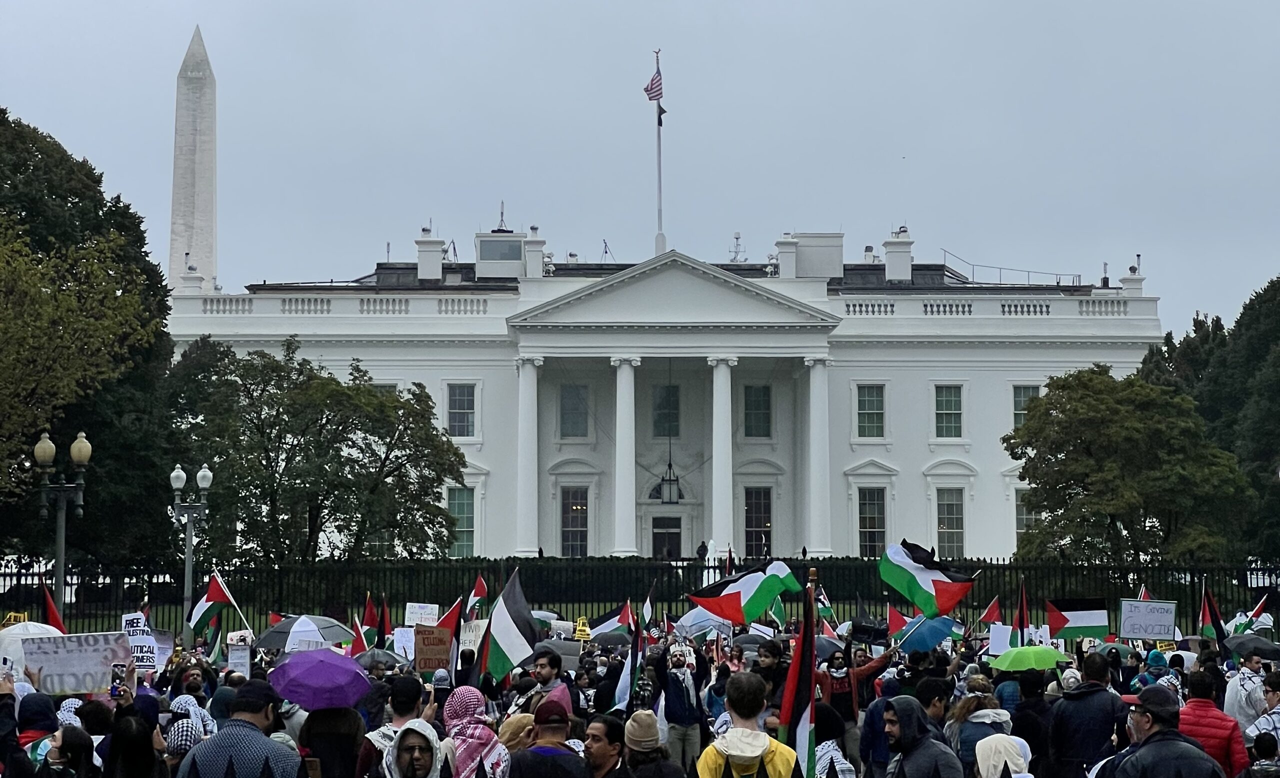 Protesters gathered in front of the White House on October 14 in support of Gaza and Palestinian people / Photo by Fadlullah Firman